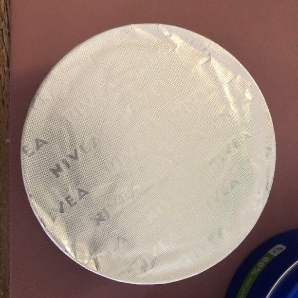 3 - NIVEA Creme 8.4 oz Tin - Picture 2 of 2